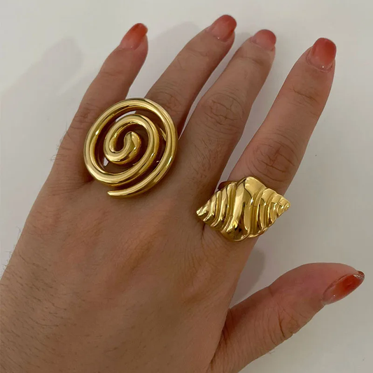 Anillo Brenda Espiral Dorado – Freedom Vibes